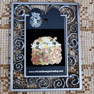 Disney Pin Mickey Minnie Mouse Pluto Fall